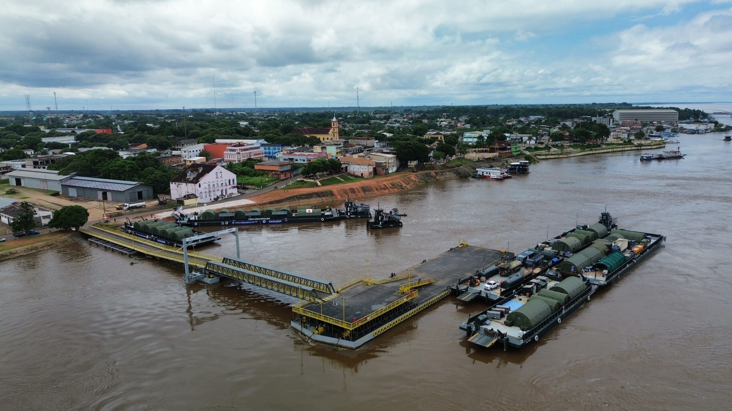Prefeitura de Itacoatiara e FAB unem forças para ampliar atendimentos de saúde e ações humanitárias no município